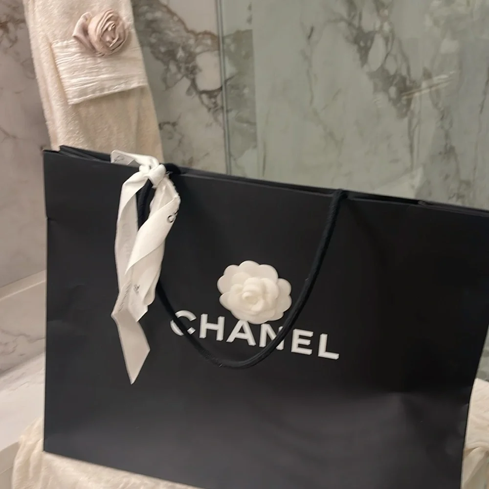 Chanel Grande Tote bag- black with silver hardware - Picture 12 of 12